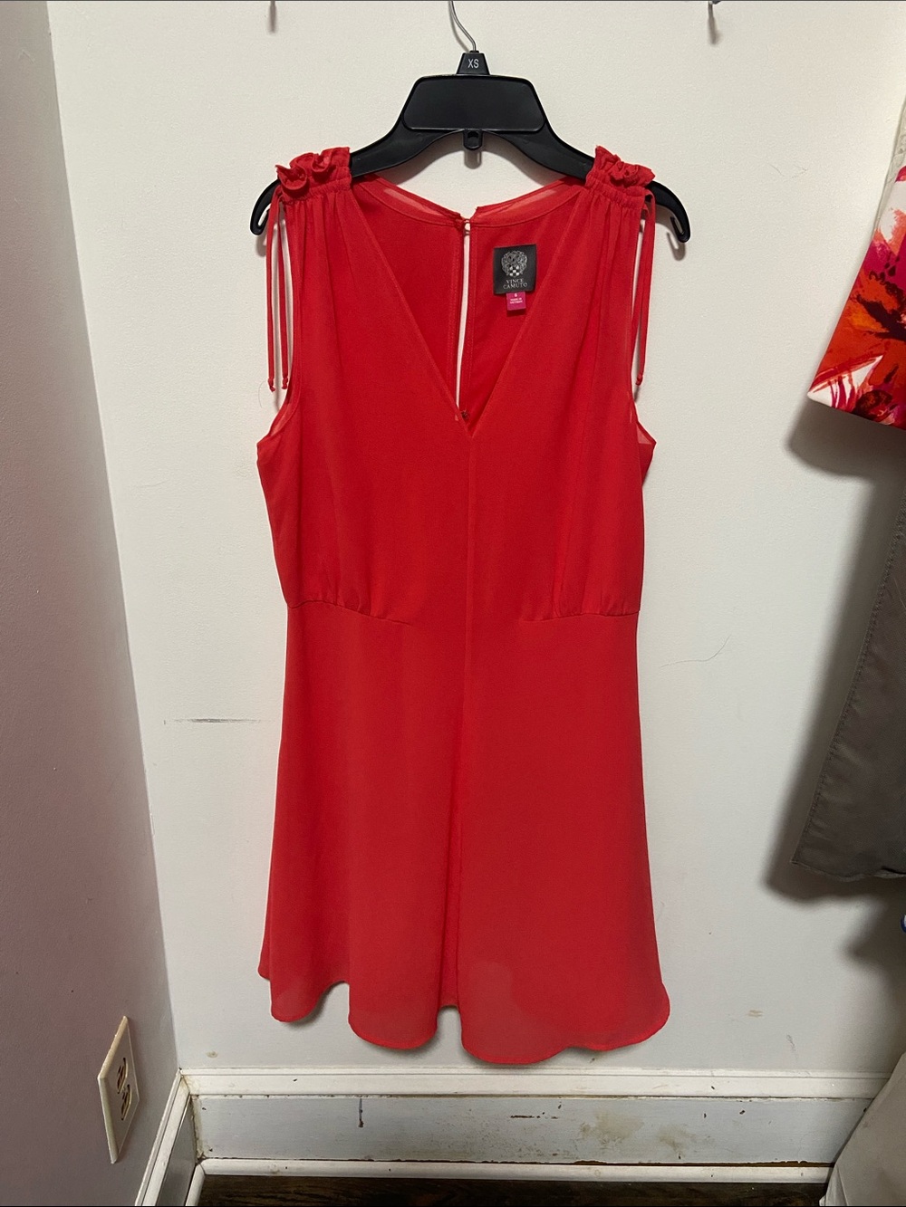 Sleeveless Vince Camuto Red Dress with Ruffled Shoulder Detail - Size 6